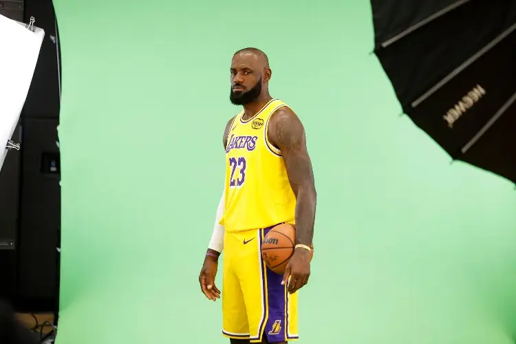 LeBron James genera expectación con la decisión de todas las decisiones en la NBA
