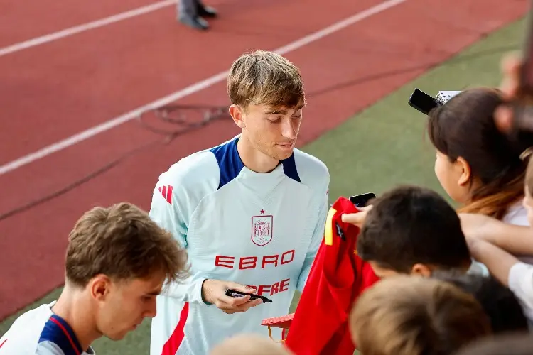 Dean Huijsen sufre lesión muscular y será baja en el Real Madrid