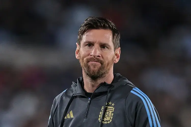 Messi vuelve a la selección, luego de haber abandonado la concentración