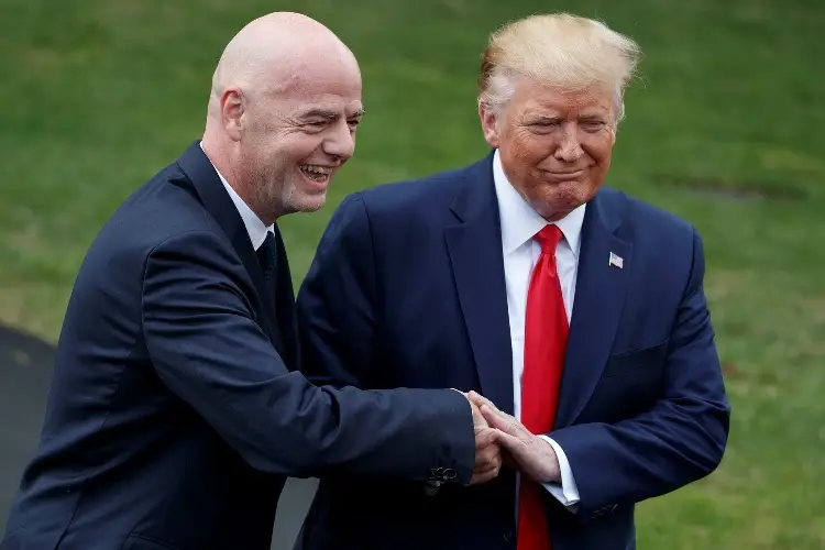 Infantino destaca papel de Donald Trump en acuerdo de paz