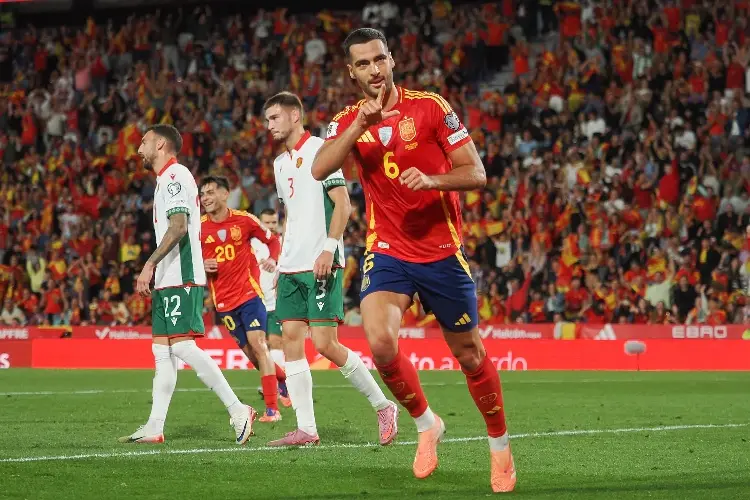 España mantiene paso perfecto y ya tiene medio boleto al Mundial