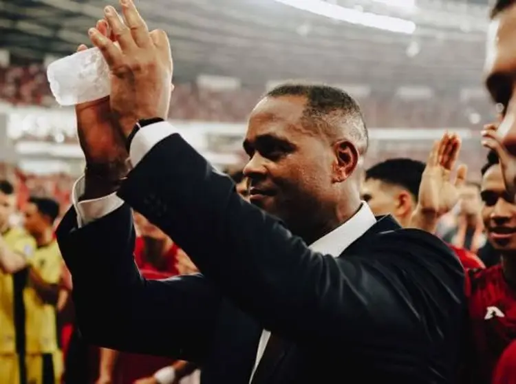 Despiden a Patrick Kluivert en Indonesia, solo dirigió ¡8 partidos!