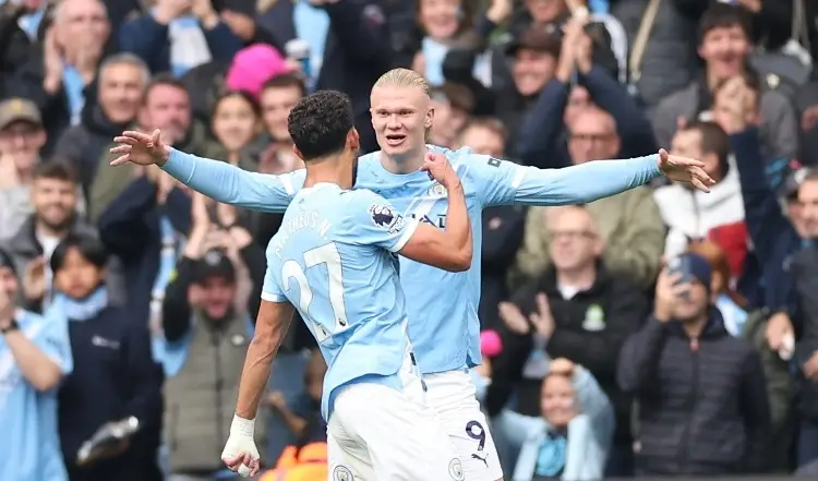 Manchester City recupera la memoria y se impone al Everton 