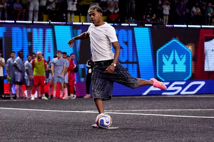 Lamine Yamal se estrena en la Kings League (VIDEO)