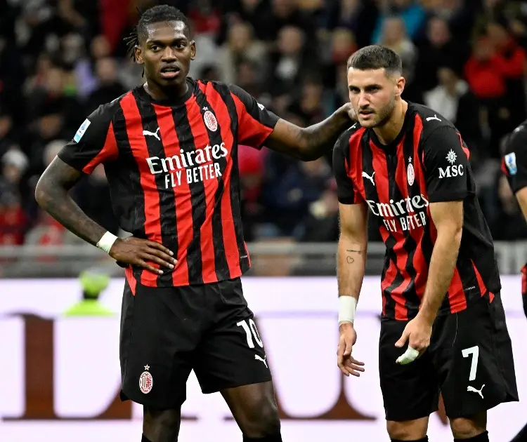 Santi Giménez y AC Milan rescatan el empate de último minuto Santi Giménez y AC Milan rescatan el empate de último minuto