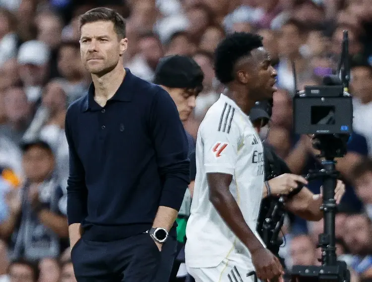 Xabi Alonso prefiere no hablar en público sobre berrinche de Vinicius Xabi Alonso prefiere no hablar en público sobre berrinche de Vinicius