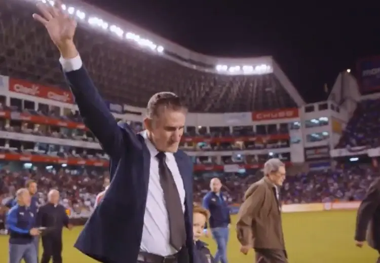 El ex Tiburón que sufre demencia frontotemporal y lleva su historia a un documental (VIDEO) El ex Tiburón que sufre demencia frontotemporal y lleva su historia a un documental (VIDEO)