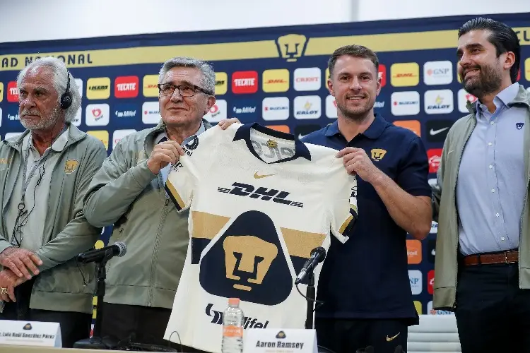 Aaron Ramsey se va de Pumas en pleno torneo  Aaron Ramsey se va de Pumas en pleno torneo