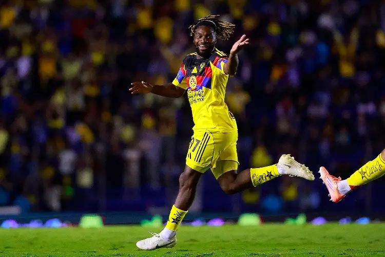 América vence a León y se mantiene en la pelea por el liderato