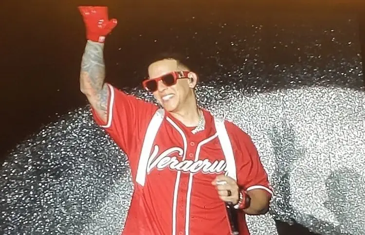 ¡Daddy Yankee cantará en el medio tiempo de la NFL!