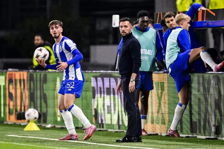 FC Porto no pudo ganar en Europa League ni con un hombre de más