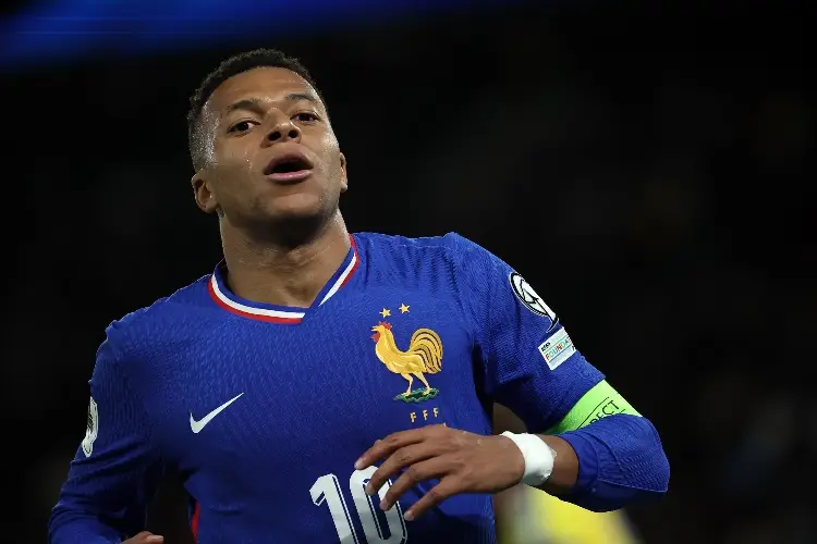 Mbappé se baja de la selección de Francia