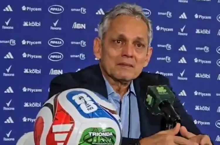 DT de Honduras rompe en llanto en plena conferencia tras quedar fuera del Mundial (VIDEO)