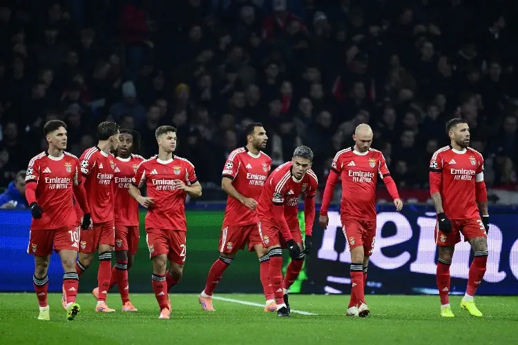 Benfica vence al Ajax y suma sus primeros puntos en la Champions League