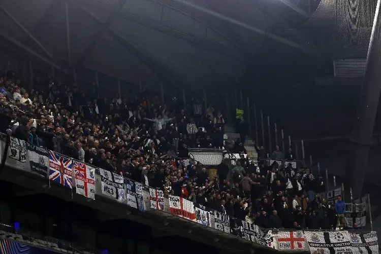 Newcastle protestará por el trato a sus aficionados en Marsella