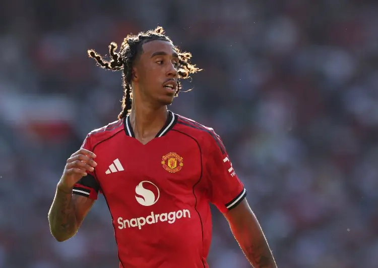 Manchester United vence al Crystal Palace y sigue en la pelea por puestos europeos