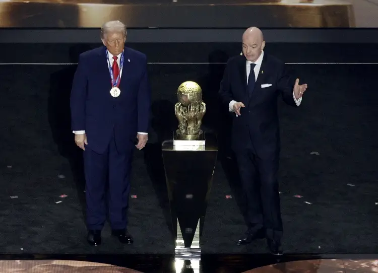 Donald Trump es galardonado con el premio FIFA de la Paz