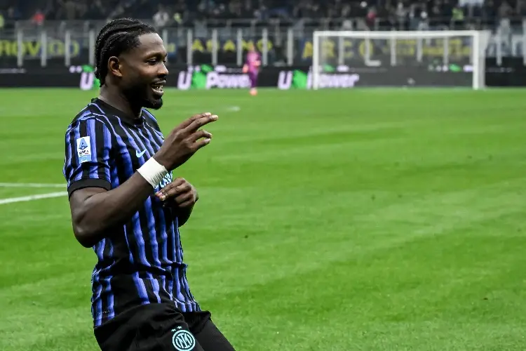 Inter de Milán golea al Como y es líder de la Serie A