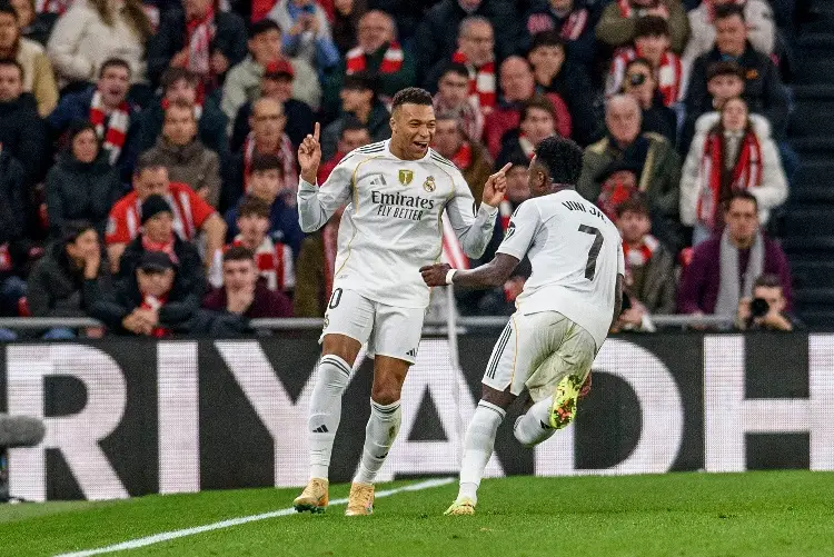 Mbappé jugará la Champions League con el dedo roto