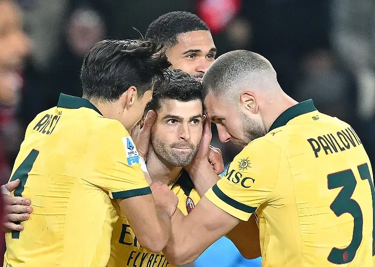 El AC Milan remonta y se queda con el liderato de Italia