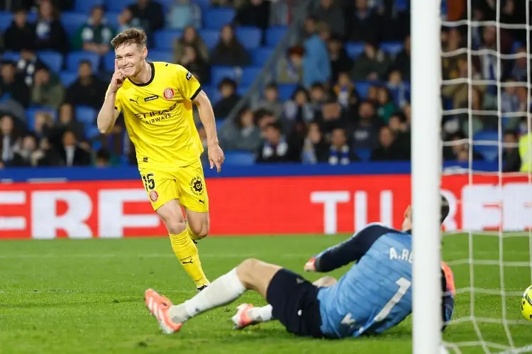 Girona remonta a la Real Sociedad y sale de zona de descenso 