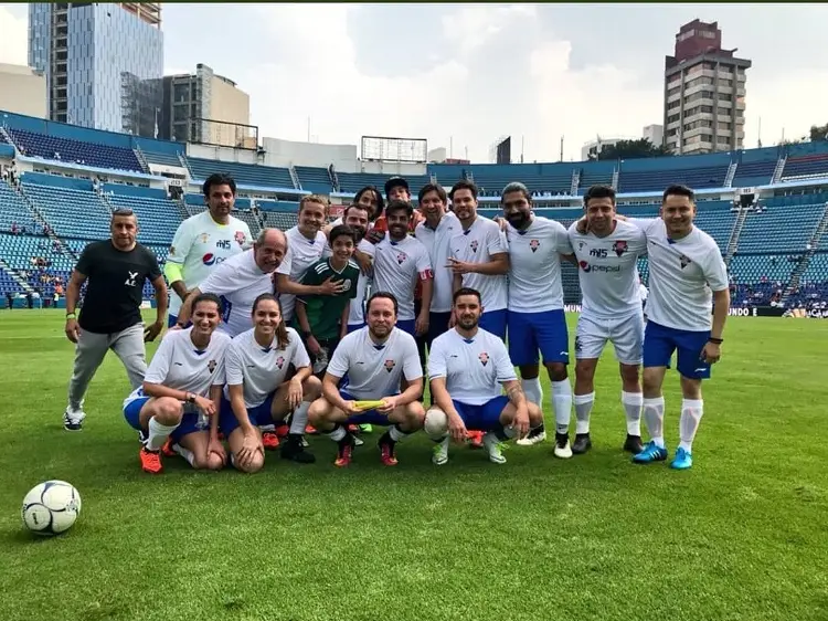 Acusan a ex Tiburón de no pagar deudas a su ex pareja