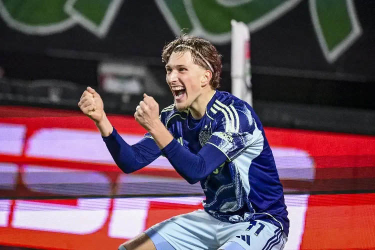 Hijo de Johan Cruyff será el nuevo directo técnico del Ajax en 2026