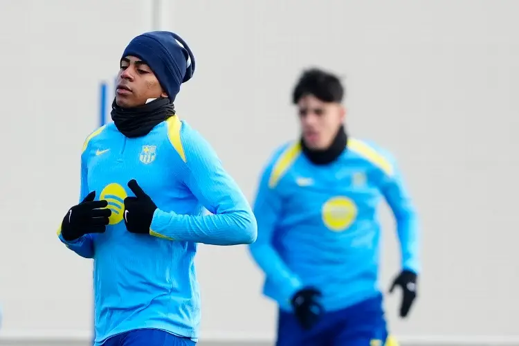Lamine Yamal entrena con normalidad previo al Derbi Catalán