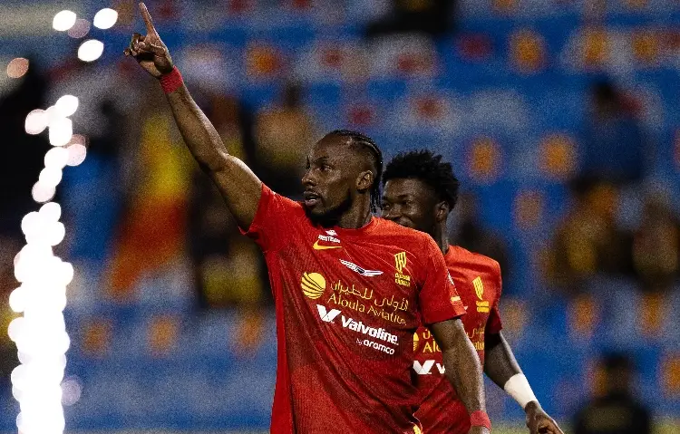 ¡Quiere ir al Mundial! Julián Quiñones anota en goleada del Al Qadisiya (VIDEO)