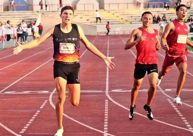 Veracruzano Alejandro Cárdenas Rifka destaca en el Samford Indoor Open
