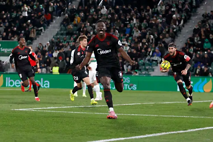 ¡Lo rescatan en el último minuto! Sevilla consigue un empate agónico con el Elche