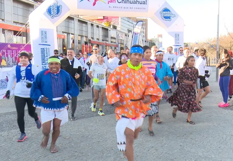 Corredores rarámuri llevan a España su tradición ancestral