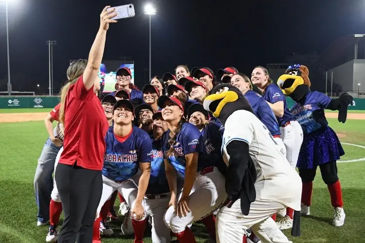 ¡Gran debut! El Águila de Veracruz debuta con triunfo en la Liga Mexicana de Softbol 