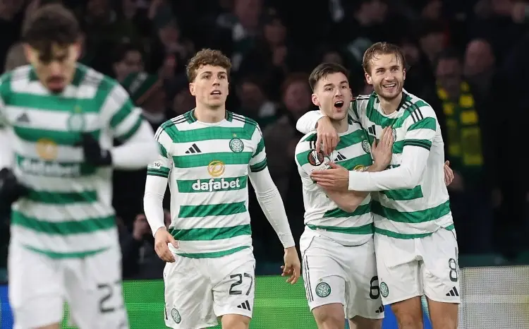 El Celtic del mexicano Julián Araujo se mete a los Playoffs de la Europa League 