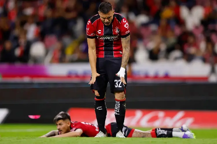 Rayados a puro billetazos le 'roba' su máxima figura al Atlas