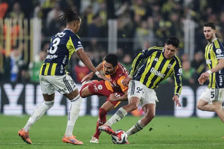 Edson Álvarez y Fenerbahce logran valioso triunfo en la Copa de Turquía 
