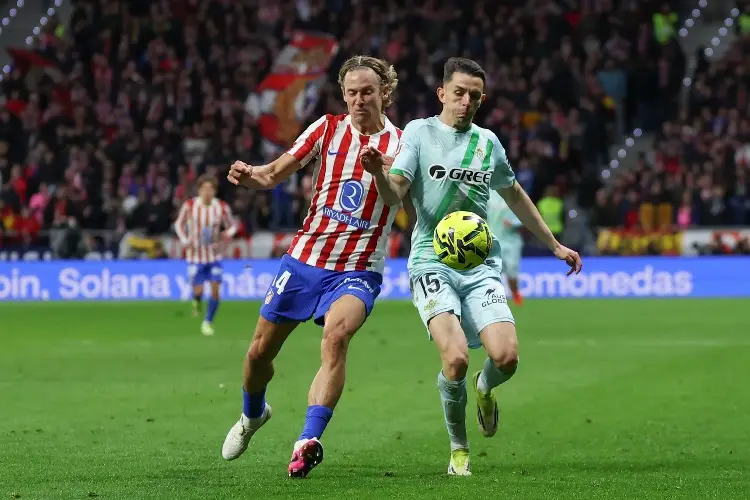 El Betis de Fidalgo cobra venganza y le pega al Atlético de Madrid con Obed Vargas en la cancha