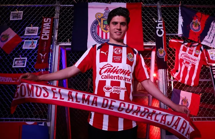 ¡Otro más! Chivas anuncia nuevo refuerzo mexicoamericano que no juega desde septiembre