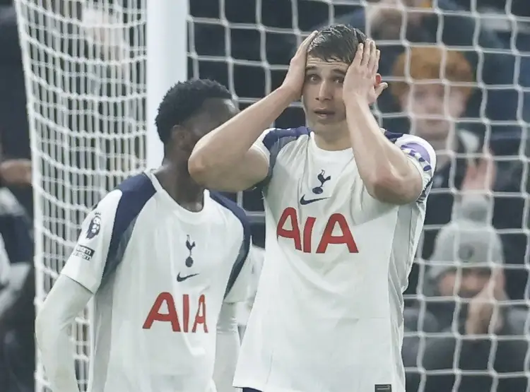 Tottenham toma medidas drásticas tras ponerse en peligro de descenso