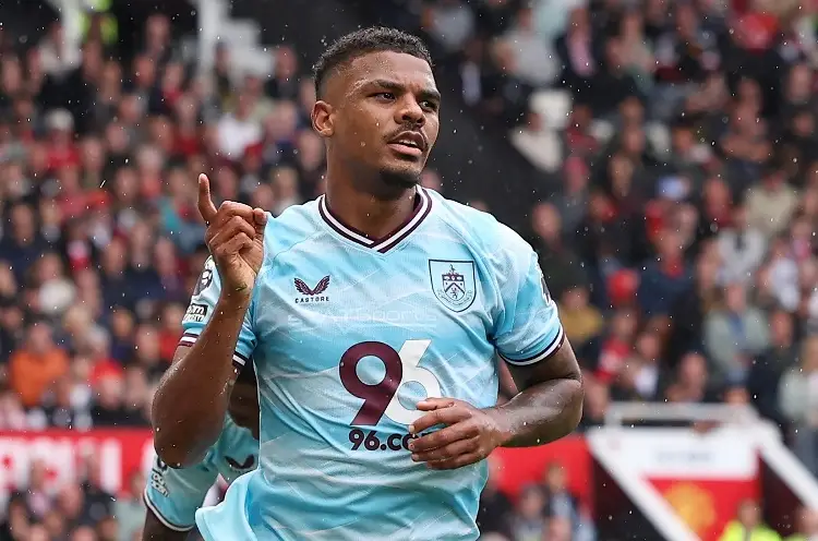 ¡Épica remontada! Burnley se niega a descender y le da la vuelta al Crystal Palace 