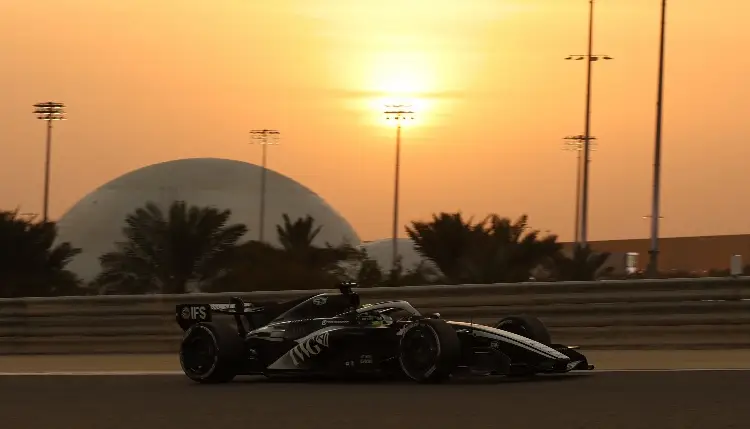 F1: 'Checo' Pérez lejos de los primeros lugares en tercer día de test