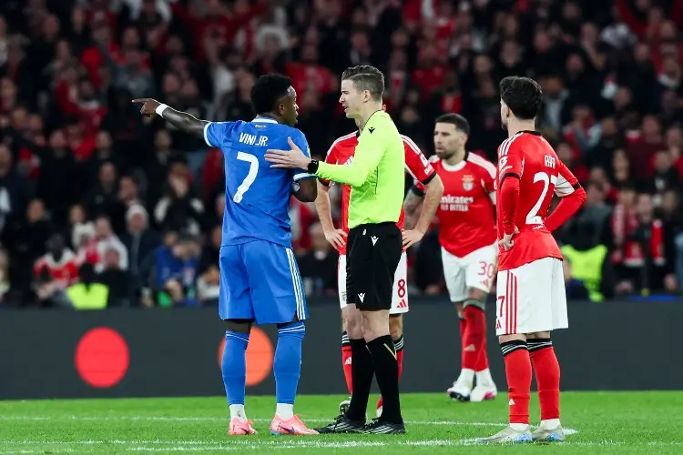 ¡Escándalo! Vinicius Jr se queja por insulto racial en pleno juego de Champions League