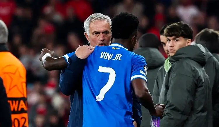 ¡Reveló todo! Mourinho habló con Vinicius tras el presunto ataque racista, esto le dijo 