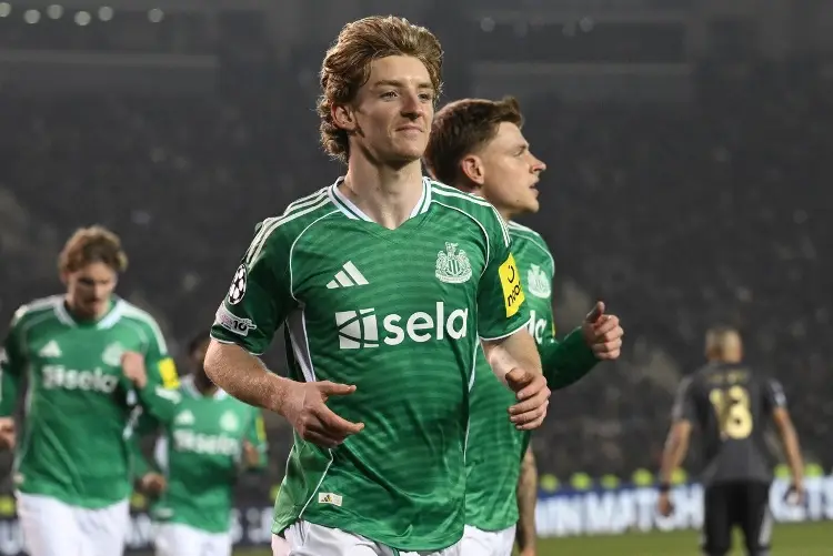 Newcastle humilla al Qarabag y se acerca a la siguiente ronda de Champions