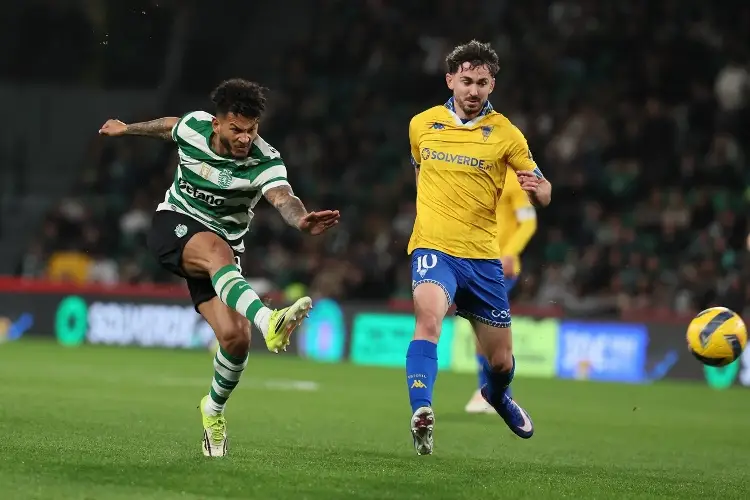 Sporting golea y sigue firme en la lucha por el campeonato de Portugal