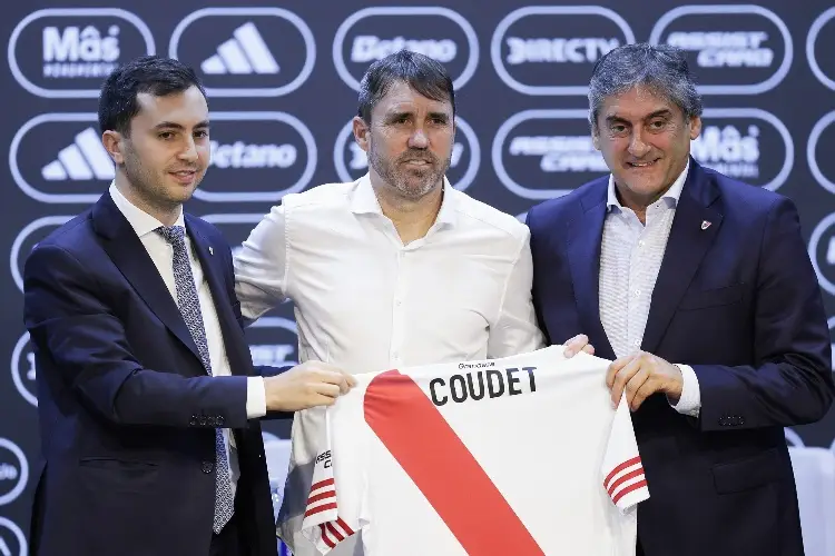 'Chacho' Coudet presentado en River Plate, se compromete a sacar al club adelante