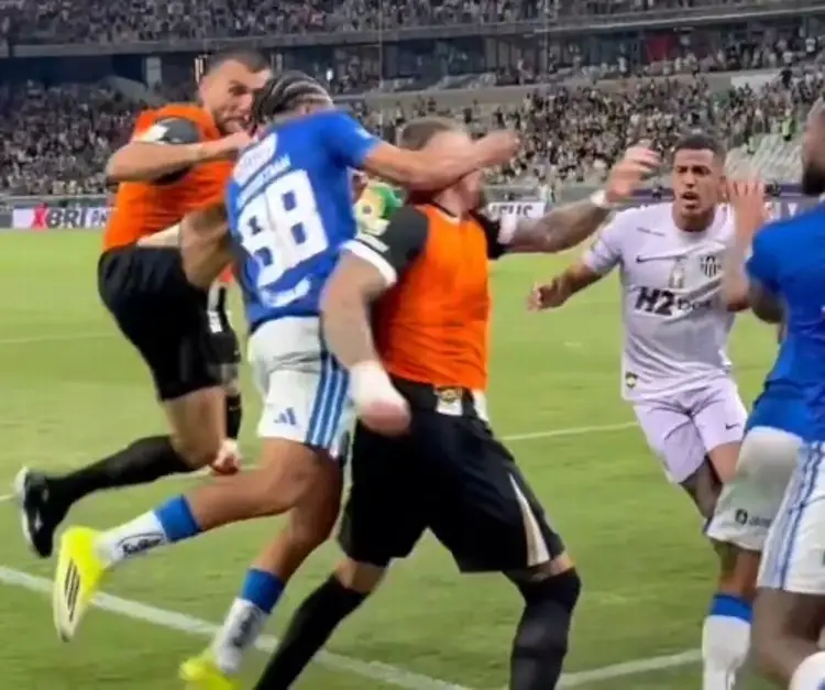 Monumental batalla campal en la final de copa en Brasil deja ¡23 expulsados! (VIDEOS)