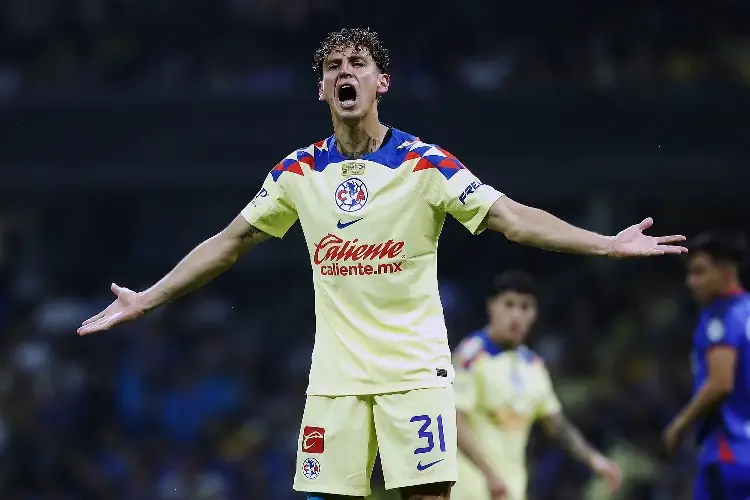¡Tarde, pero seguro! América se despide de Lichnovsky tras un mes fuera del club