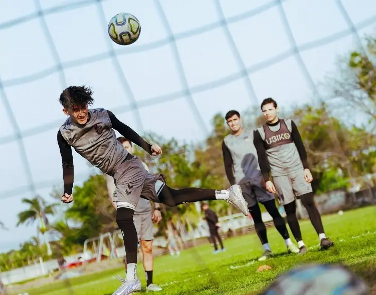 Racing de Veracruz alista visita a Montañeses FC en Orizaba