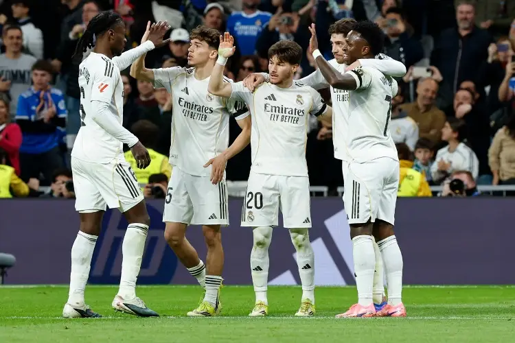 Real Madrid golea al Elche y acecha el liderato de España
